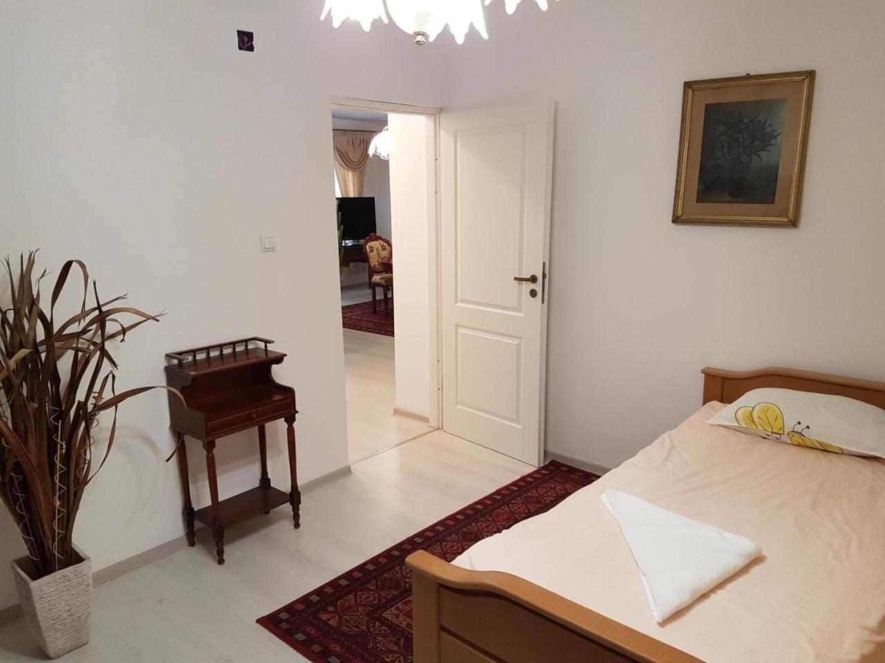 Rent Holding Apartments Iasi Exterior photo